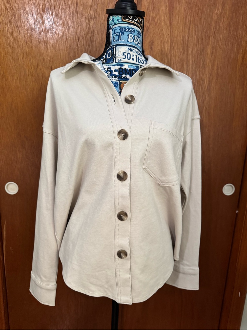 Blu Pepper Women’s Cream Button-Front Shirt Jacket with Pocket, Small